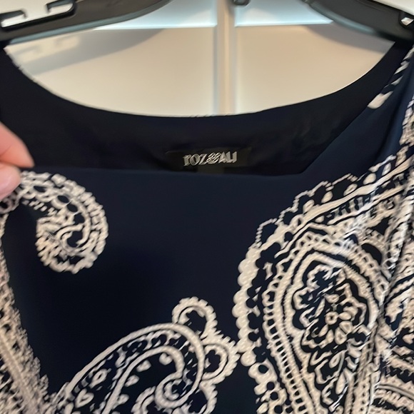 Roz&Ali navy blue and white faux wrap dress, size Medium, excellent condition - Picture 3 of 7